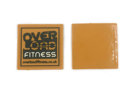 الصين 40x40x2mm بقع مخصصة للقبعات المادة الرطوبة السيليكون الناعمة التصميم ثلاثي الأبعاد المزود