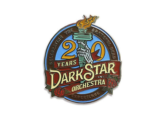 الصين الصب الصمامي خلق مخصص الدبابيس المغناطيسية البروتشيات الجينز القميص SGS CE المزود