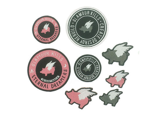 ملصقات قبعة مطرزة من القماش ، عصا ملصقة ذاتية على ملصقات مطرزة المزود