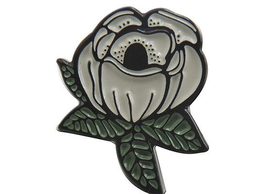 شكل مخصص من المينا اللابيل الدبوس البولندية خلفية عملية الصب المزود